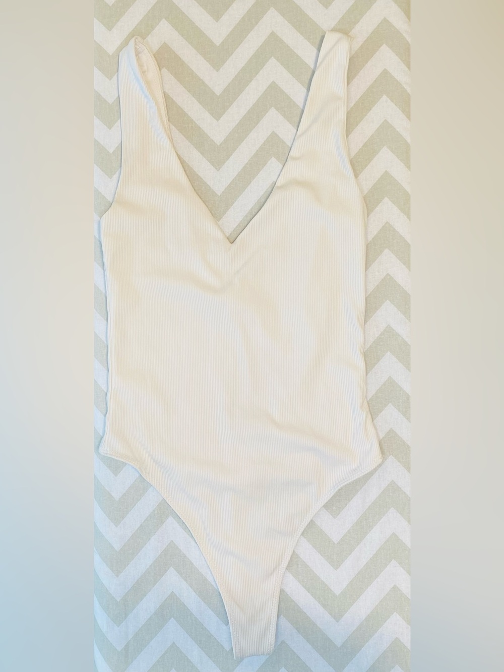 House of Harlow 1960 Sleeveless V-Neck Bodysuit